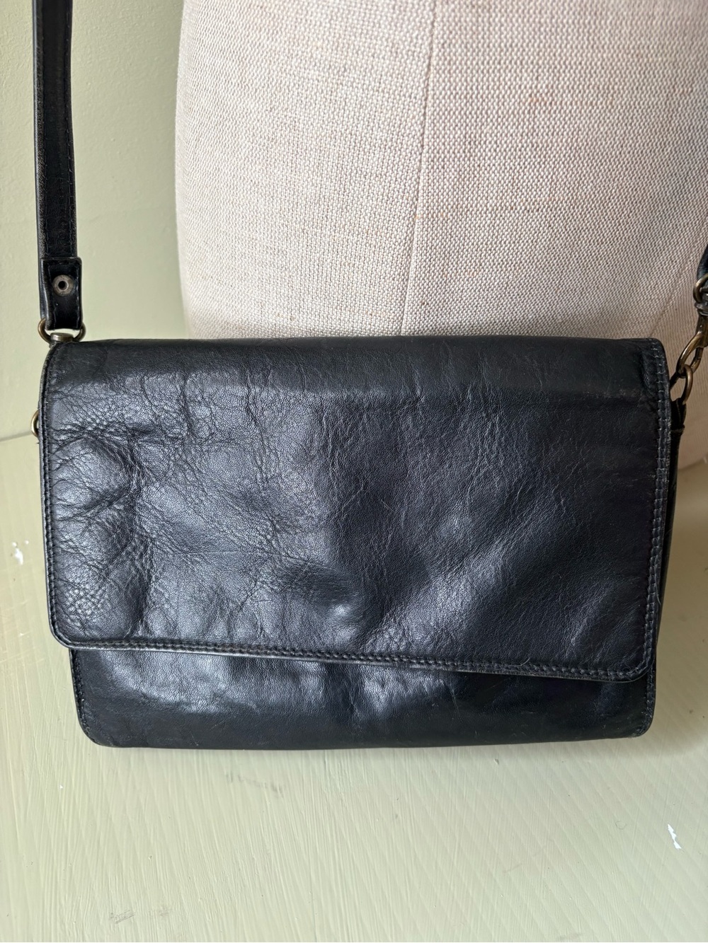 Derek Alexander Black Leather Crossbody Bag plaid lining